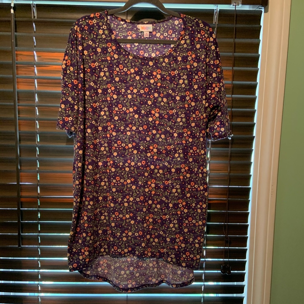 LuLaRoe Irma Tunic Size M